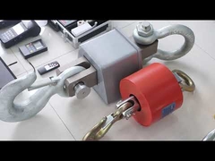 Κρεμάζοντας κλίμακες γερανού στο δωμάτιο δειγμάτων